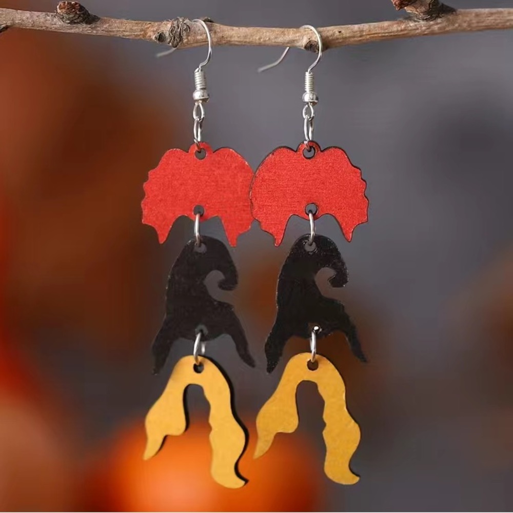 HOCUS POCUS Hair Wooden Earrings!! NWT!!